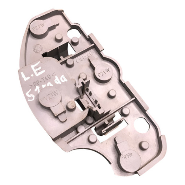 Circuito Soquete Lanterna  Esquerdo Fiat Strada 2003 2004 05 Esquerdo/motorista Prateado