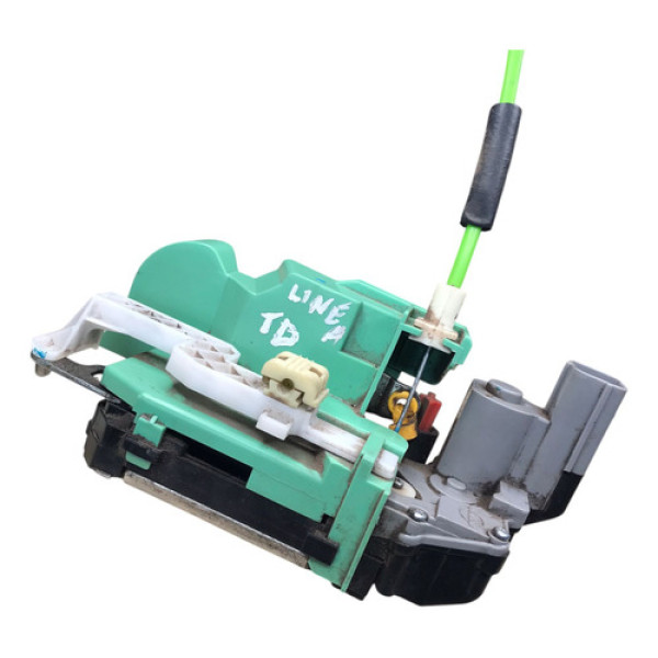 Fechadura Porta Traseira Direita Fiat Linea 51864803 2013